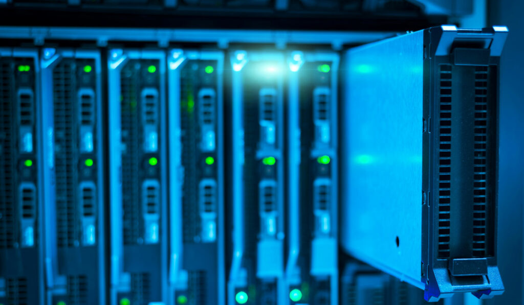 VPS vs Shared Hosting: Apa Perbedaan dan Kapan Menggunakannya